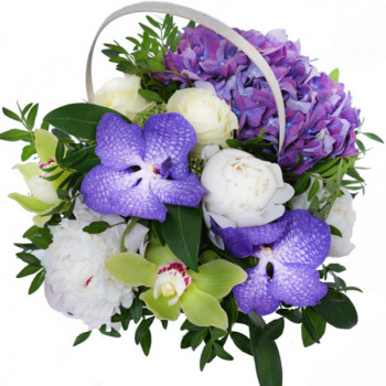 Букет сборный в корзине "Ветер перемен"